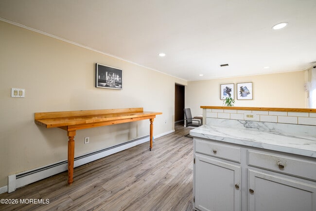 Building Photo - 570 Eltone Rd