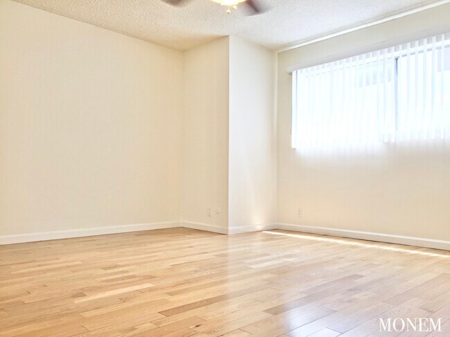 Building Photo - Los Feliz