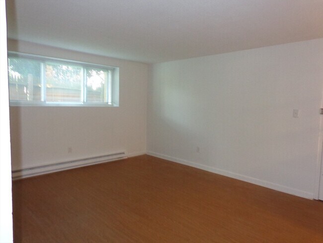 Building Photo - 183 Mt Auburn St