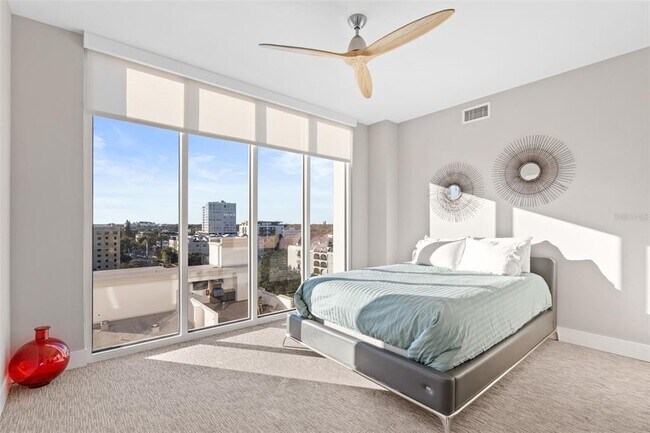 Building Photo - 176 4th Ave NE