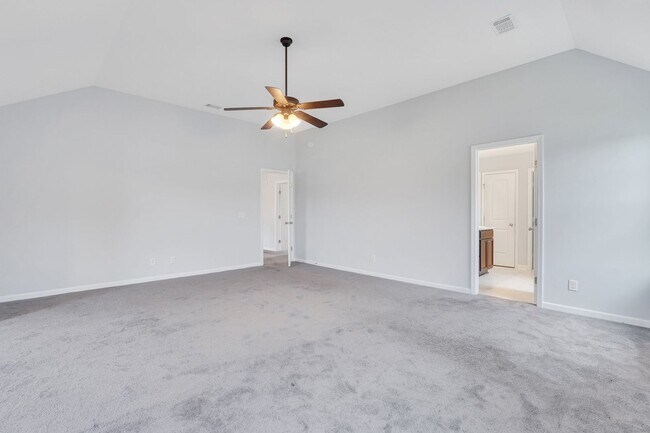 Building Photo - COMING EARLY JUNE 2026! (Pet Friendly)