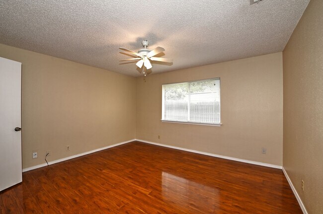 Building Photo - 13706 Winding Hill
