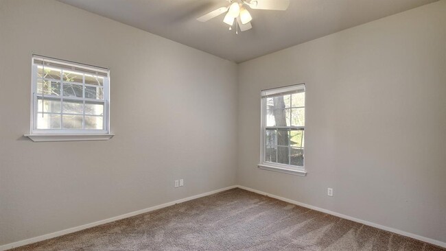 Building Photo - 2206 Pennsylvania Ave