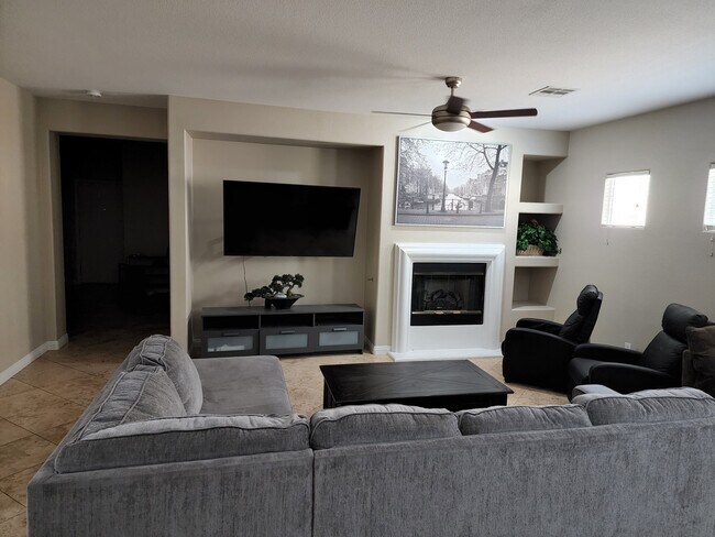 Building Photo - 3091 Tara Murphy Dr