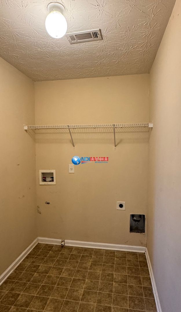 Building Photo - 3-bedroom house in Lawrenceville