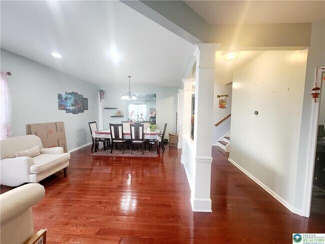 Building Photo - 8668 Mayfair Ct