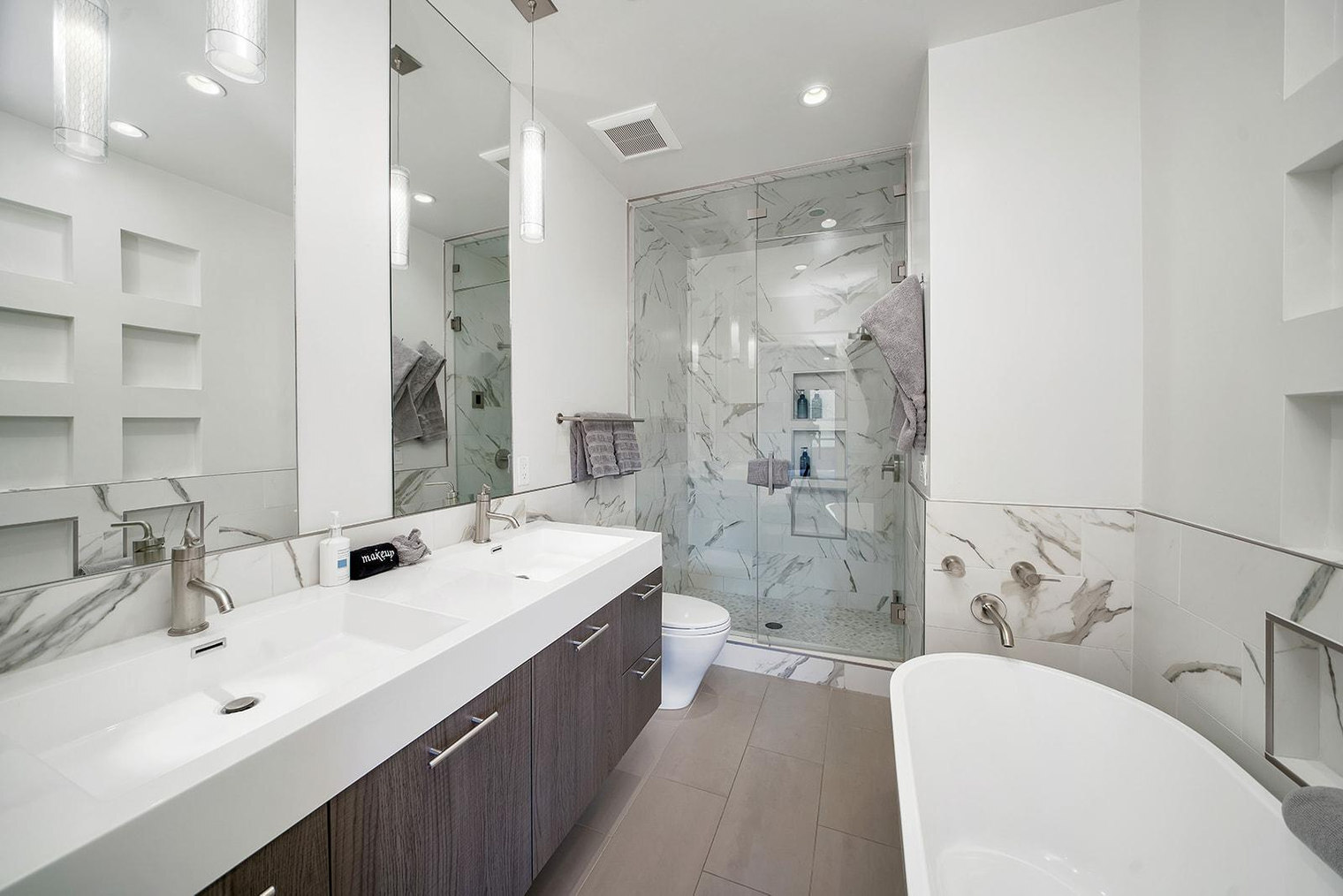 Building Photo - 113 Lost Creek Ln