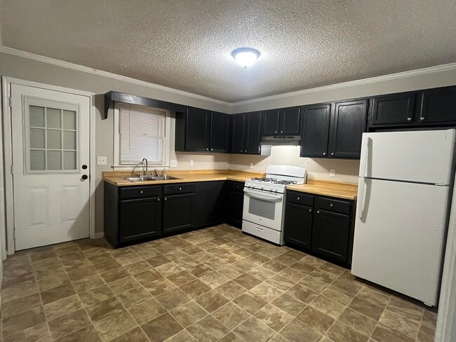 Building Photo - 4486 Club Trce