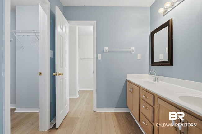 Building Photo - 808 Azalea Trace Dr