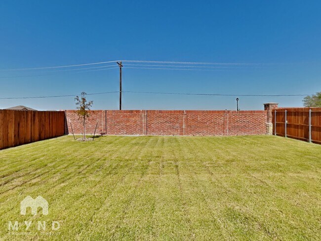 Building Photo - 1837 Lotus St