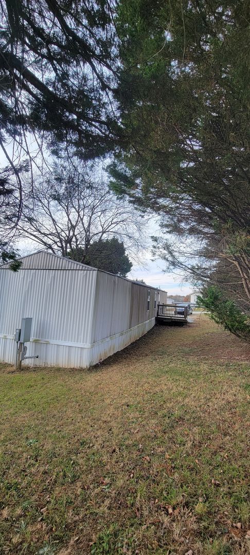 Building Photo - Ready to Move in