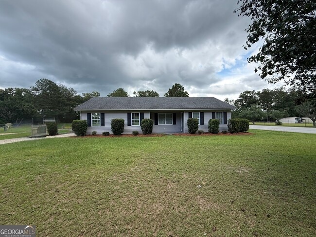 Building Photo - 136 Trinity Rd