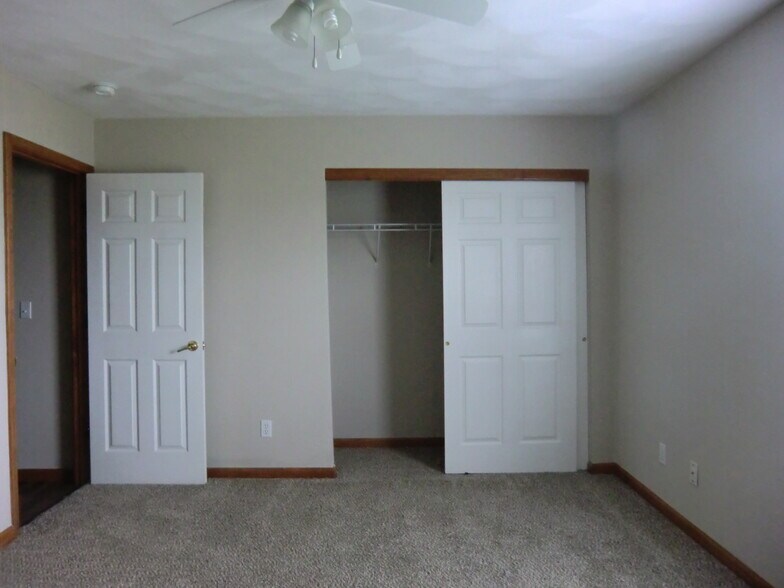 Building Photo - 211 Autumn Pine Dr