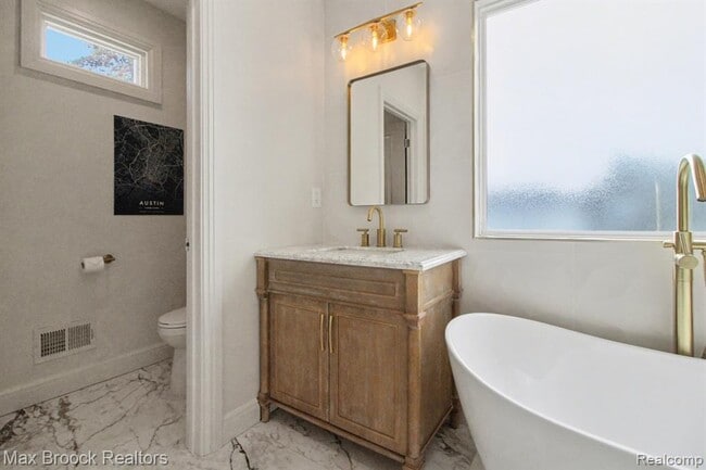 Building Photo - 314 S Laurel St