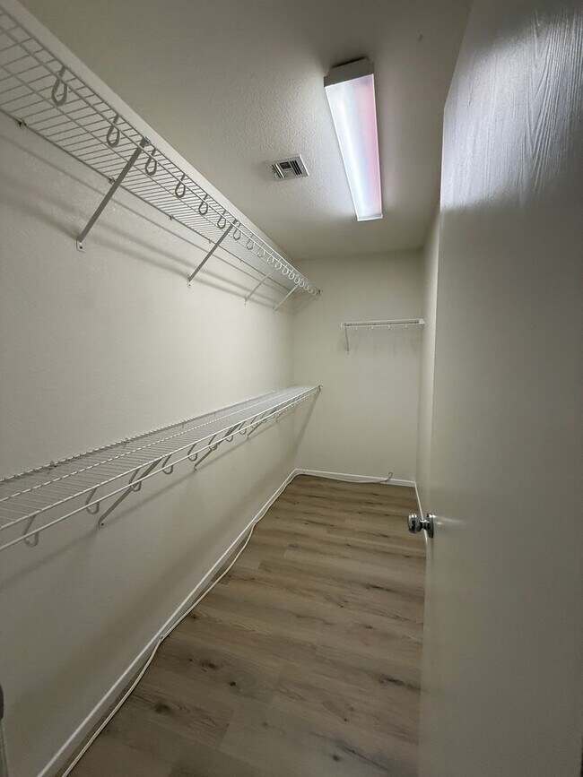 Building Photo - Cute Two Story Gated Townhome In Trilogy!
