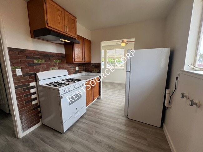 Building Photo - 650 Muriel Dr