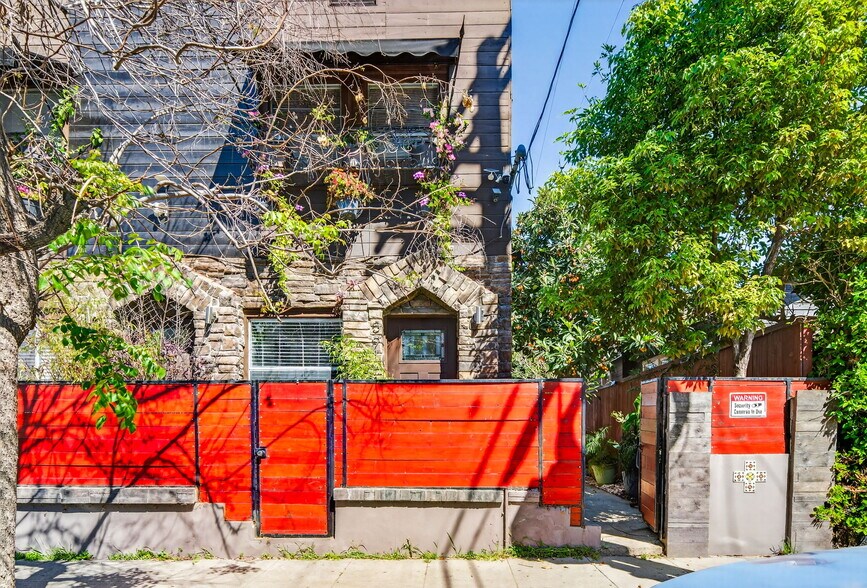 Building Photo - 5915 Lexington Ave