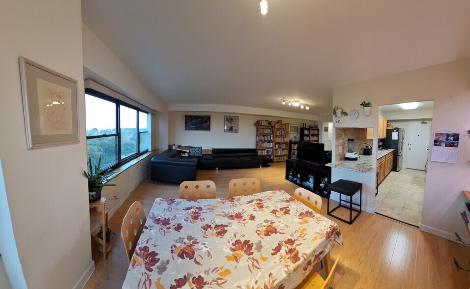 DR + LR + Kitchen + windows - 4200 N Marine Dr