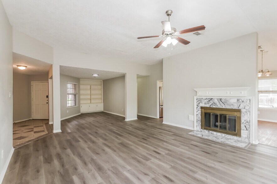 Building Photo - 3217 Lee Cir