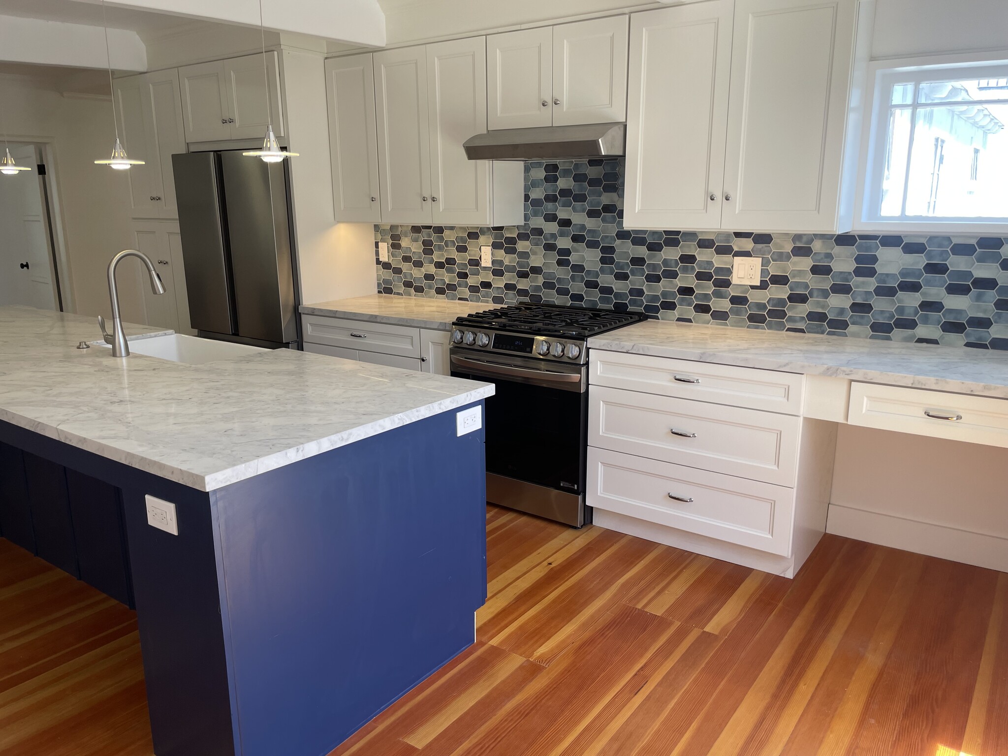 Kitchen - 261 Evergreen Ave