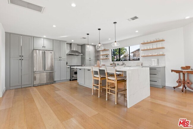 Building Photo - 8547 Shoup Ave