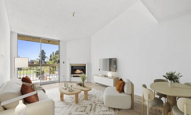 Primary Photo - Beautiful 1 Bed /1 Bath with Hardwood Floors, Central AC, Stainless Steel Appliances, Balcony, Gy...