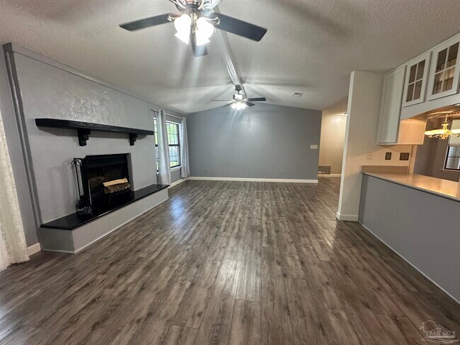 Building Photo - 304 Arabian Dr