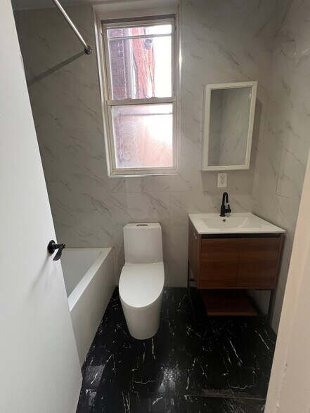 Building Photo - 182 Ocean Ave