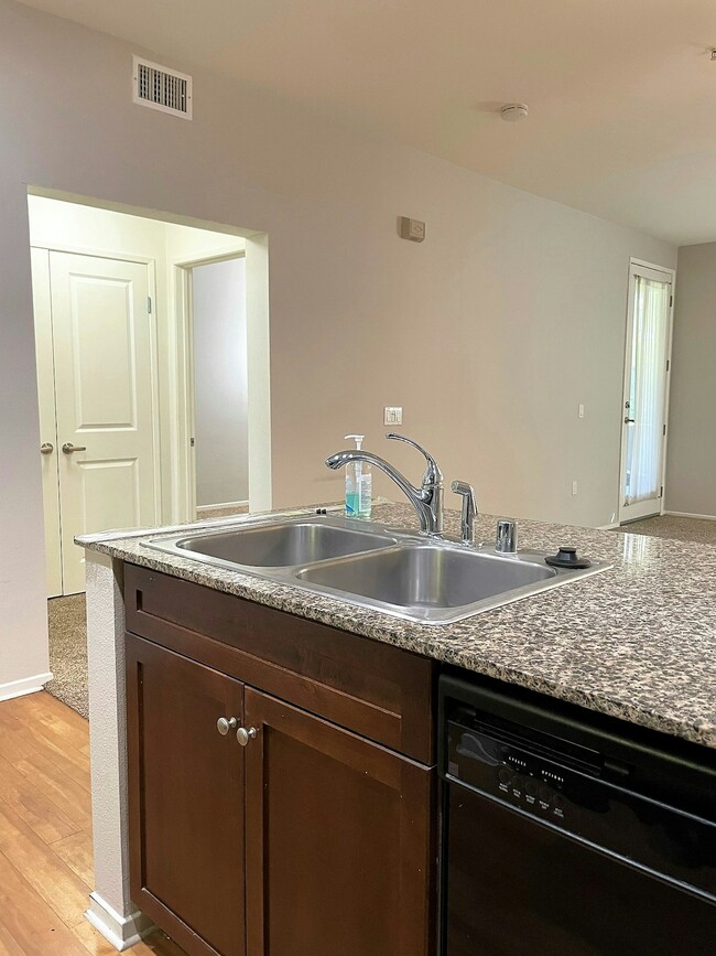 Building Photo - 2174 Scholarship