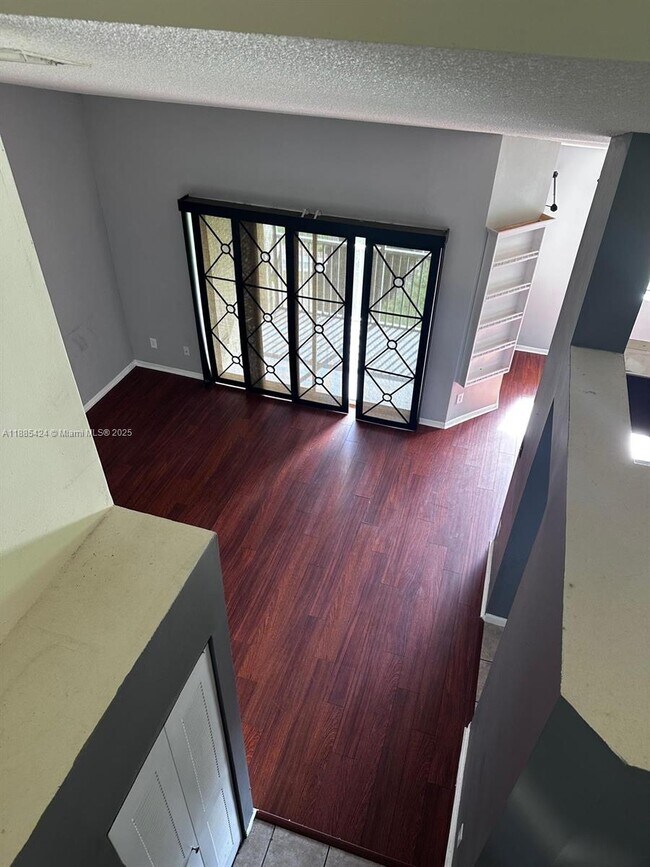 Building Photo - 976 Coral Club Dr