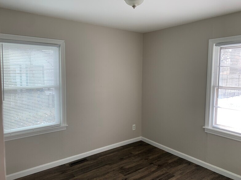 bedroom 3 - 1601 Faulders Ln