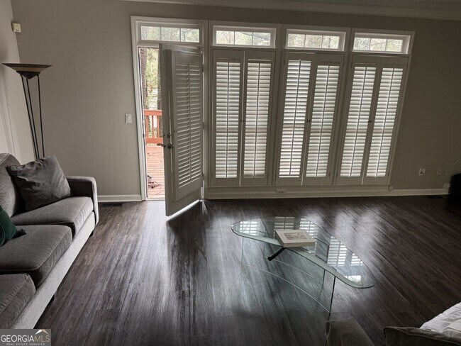 Building Photo - 2505 Oak Quarters