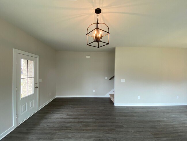 Building Photo - 130 Ridgeview Cir