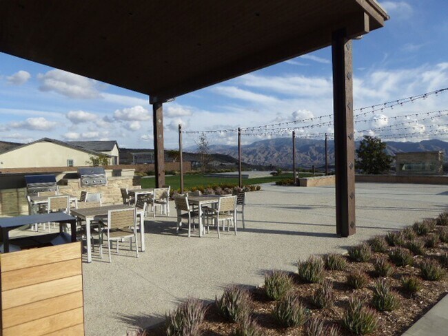 Building Photo - 4-Bedroom Home with Community Amenities & ...