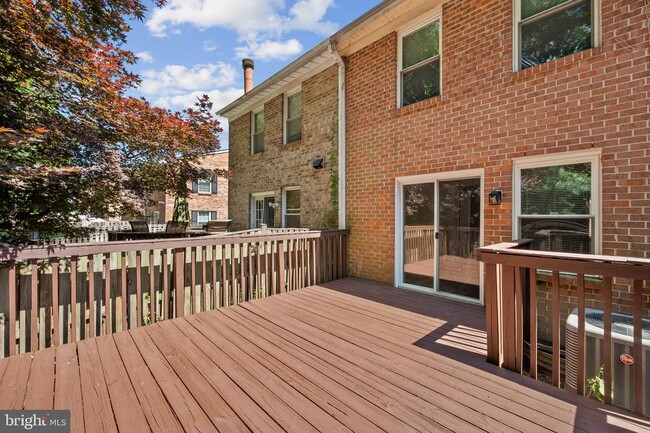 Building Photo - 6356 Ducketts Ln