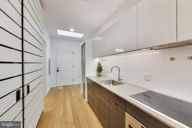 Building Photo - 57 N Street NW Unit UNIT 414