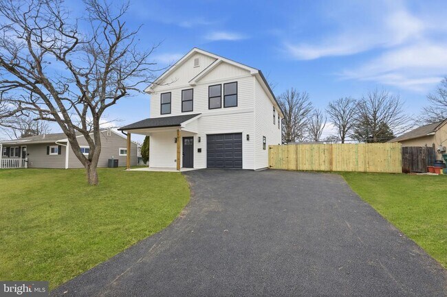 Building Photo - 31 Swan Ln