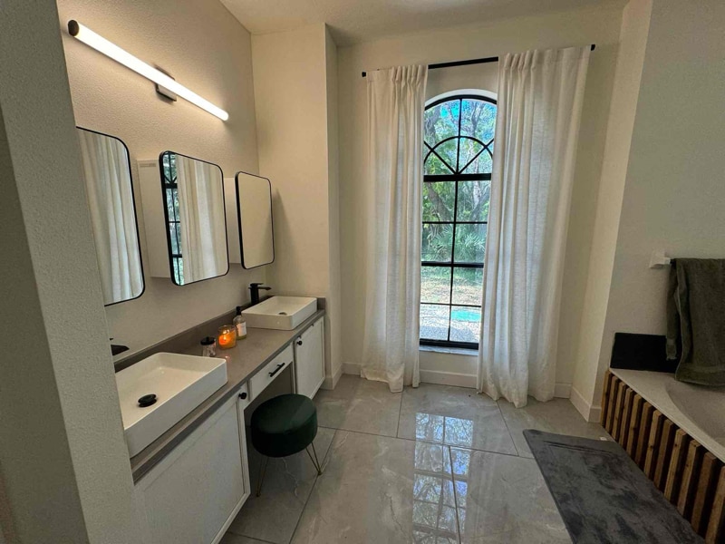 Building Photo - 7230 Oakridge Ave