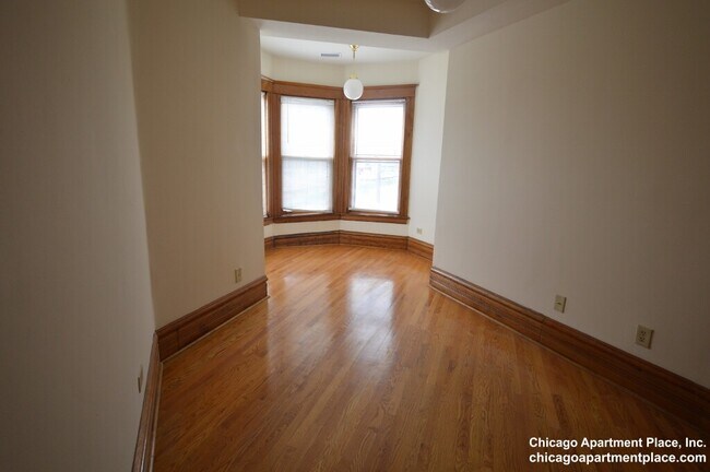 Building Photo - 2329 N Halsted St