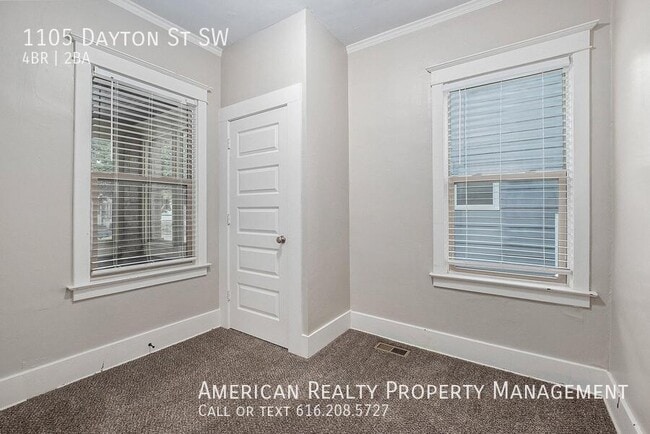 Building Photo - 1105 Dayton St SW