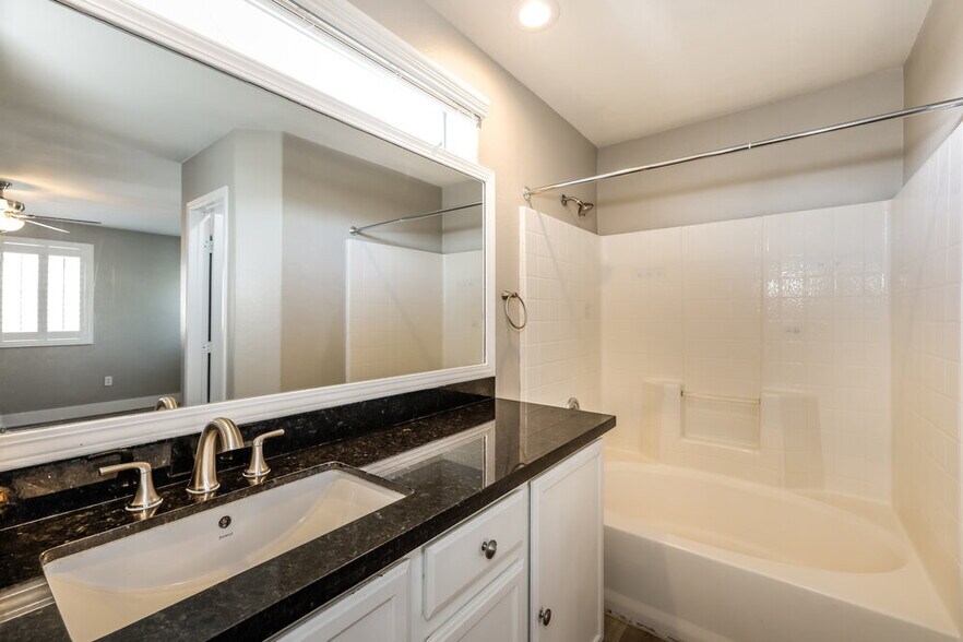 Building Photo - 9327 Pyrope Ct