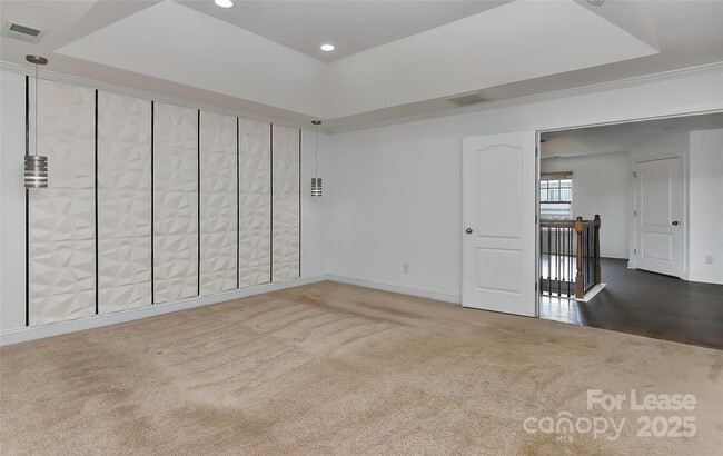 Building Photo - 549 Daventry Ct