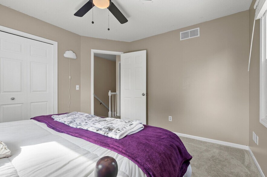 Building Photo - 7817 Chippewa St