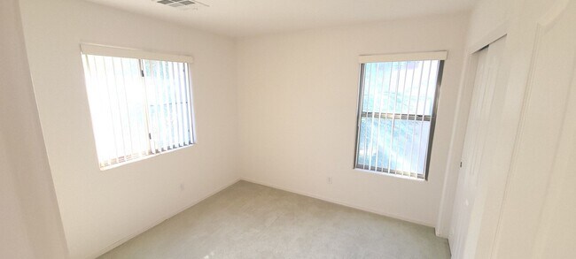 Building Photo - Gilbert