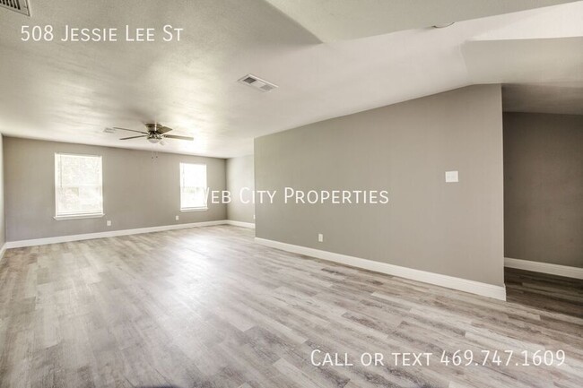 Building Photo - 508 S Jesse Lee St
