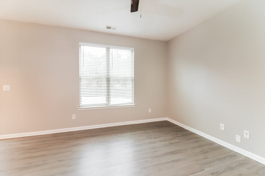 Building Photo - 613 Beaujolais Ct