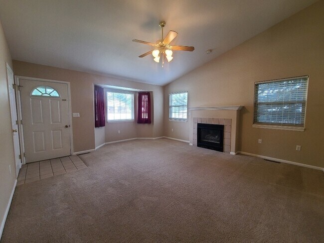 Building Photo - 921 Centennial Dr