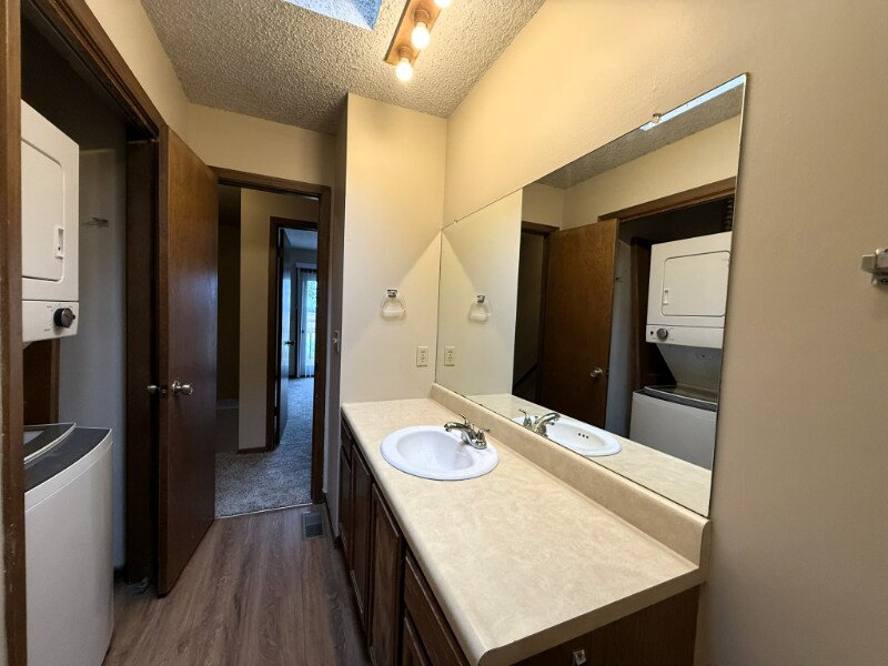 Building Photo - 6725 W Shade Ln