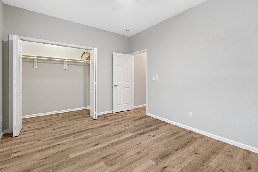 Building Photo - 1118 Bertrand St