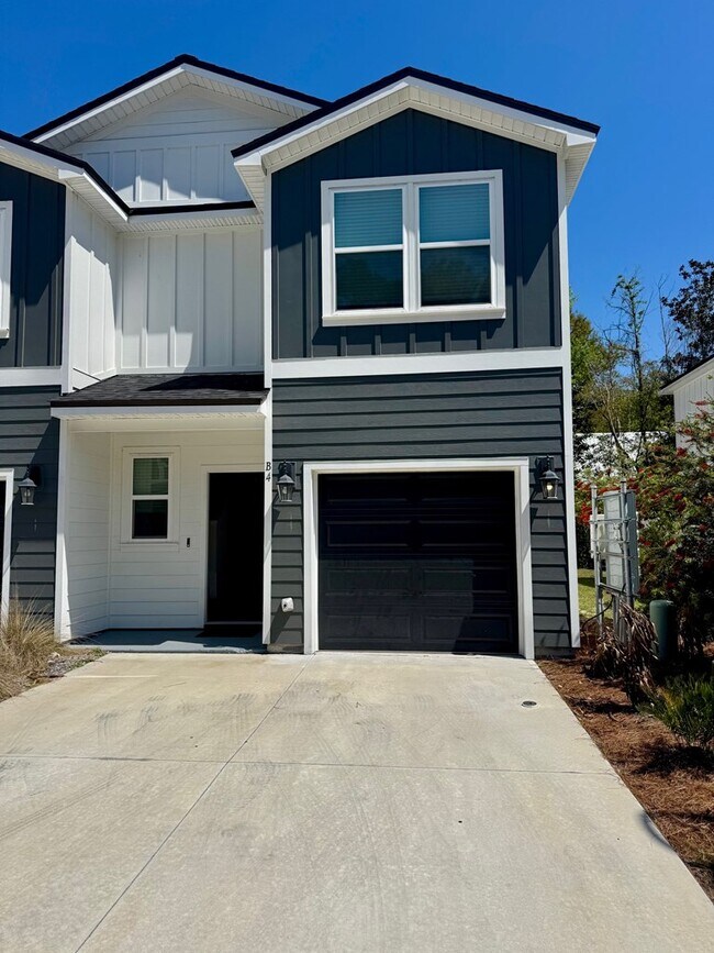 Building Photo - 272 The Prado